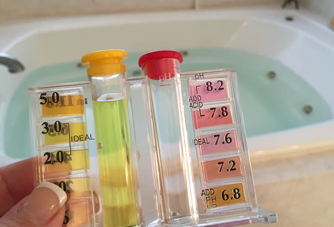 Chlorine test kit showing the chlorine level in tap water
